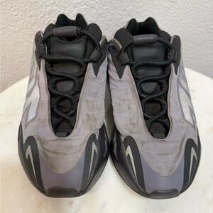 Yeezy Boost 700 MNVN Blue Tint - men size 4